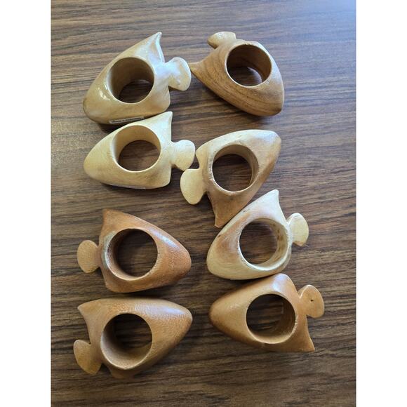 Wooden Fish 8 Napkin Rings VTG MCM Tropical Wood Hand Carved Set Indonesia - Picture 1 of 6